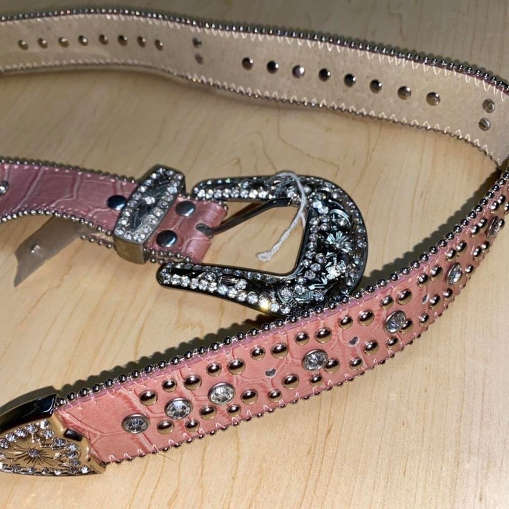 NWOT Leather Pink croc studded cowgirl belt